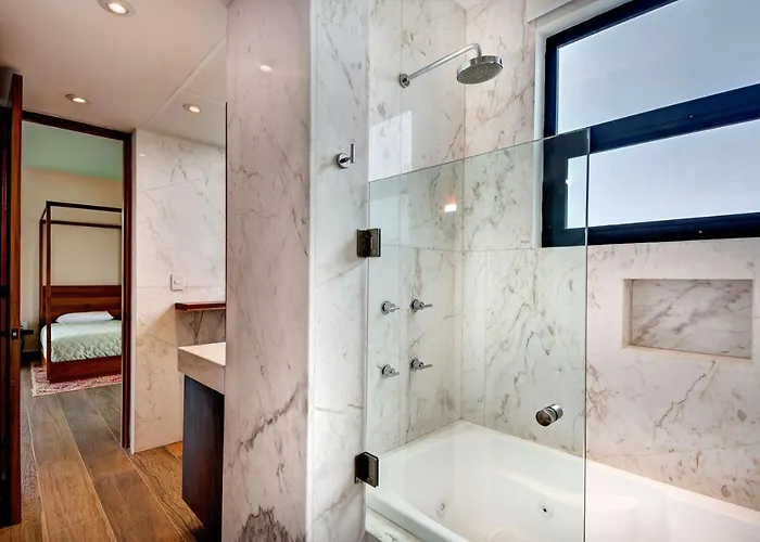 Beachfront Soliman Bay 42 Villa *