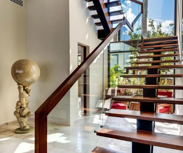 Beachfront Soliman Bay 42 Villa